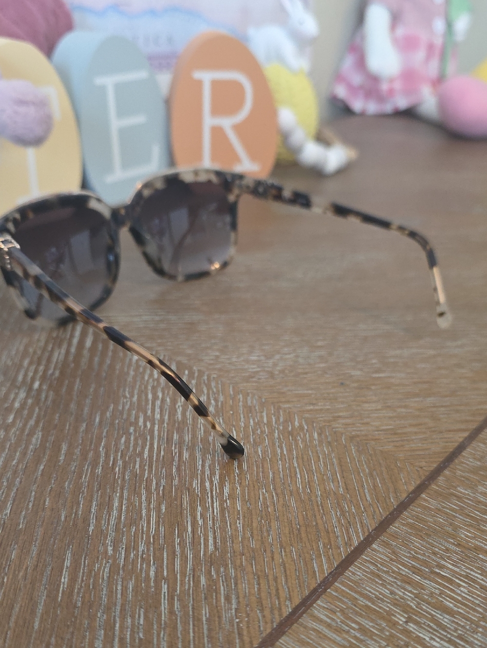 Loewe Tortoiseshell Square Sunglasses with Dark Lenses - Picture 4 of 7